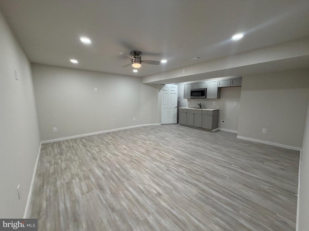 9812 Thoroughbred Road - Photo 37