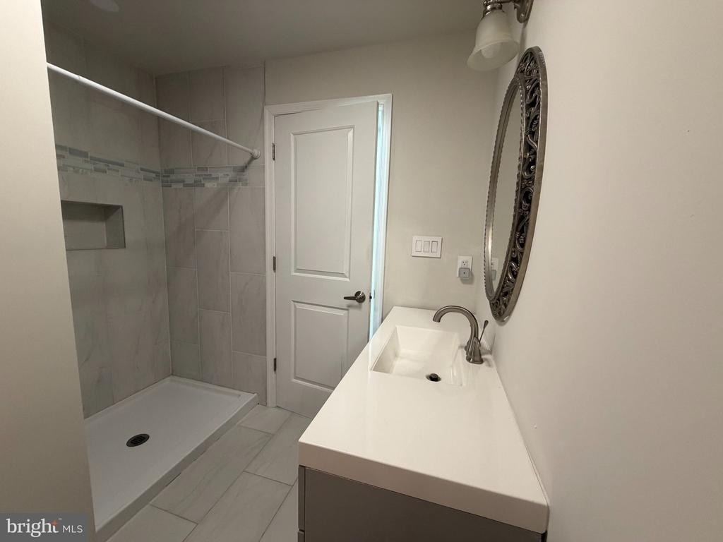 9812 Thoroughbred Road - Photo 38