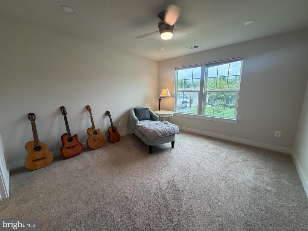 9812 Thoroughbred Road - Photo 14