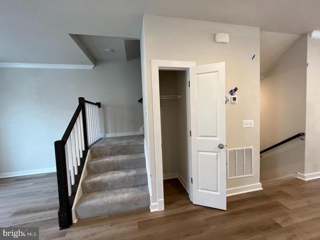 217 Willis St - Photo 6