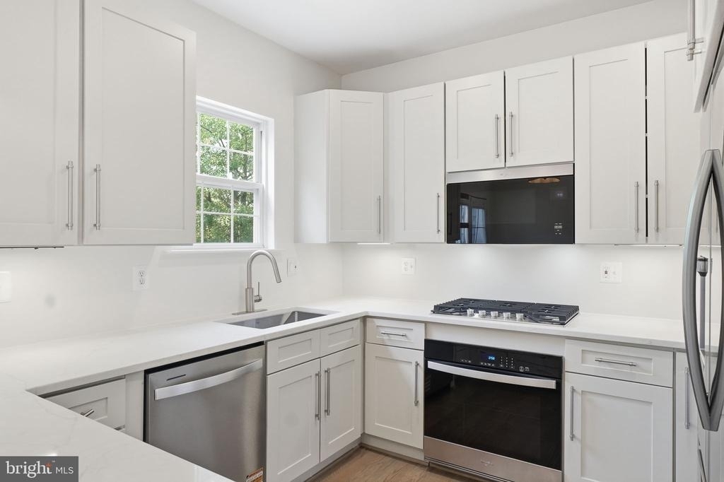 3839 Watkins Mill Drive - Photo 4