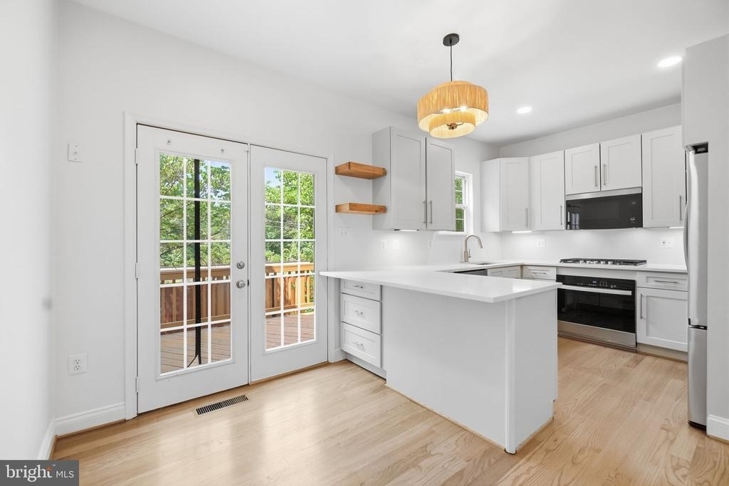 3839 Watkins Mill Drive - Photo 3