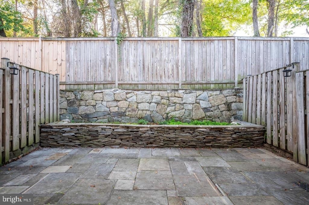 122 Sanborn Place - Photo 28