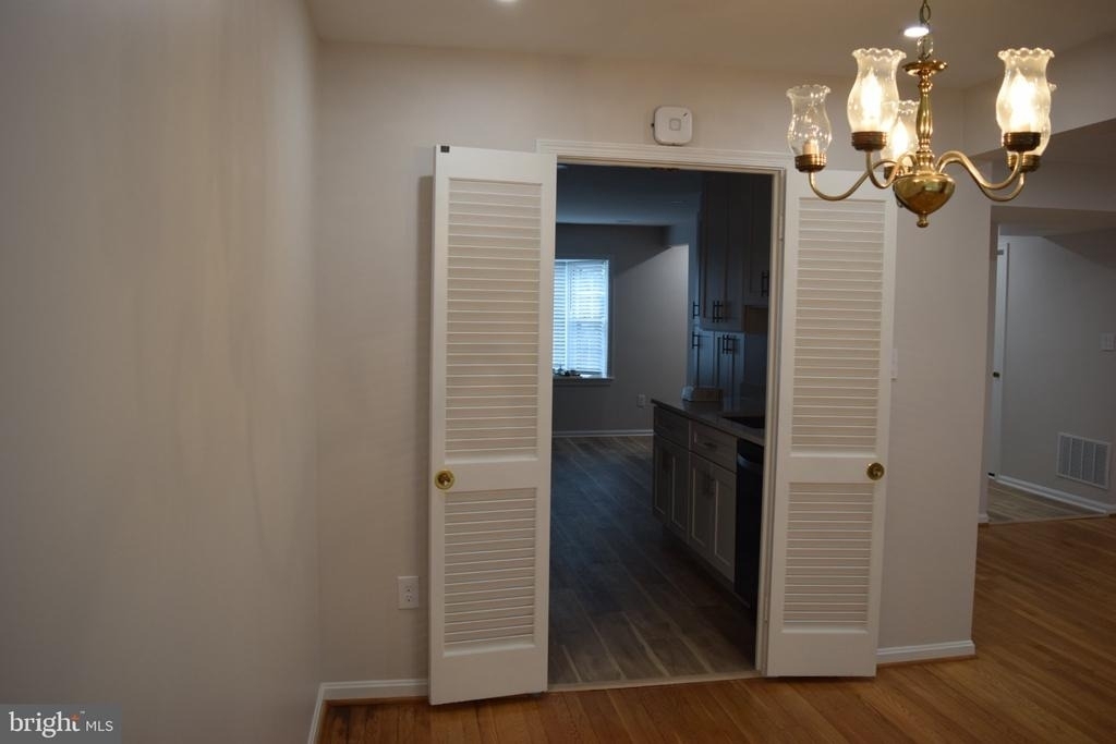 1013 N Vail Street - Photo 5