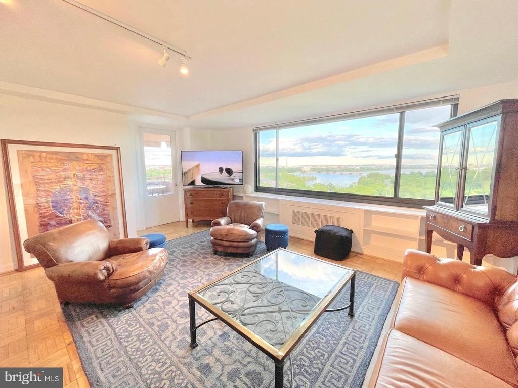 1011 Arlington Boulevard - Photo 4