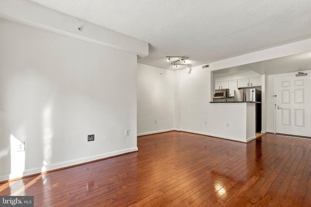 880 N Pollard Street - Photo 7