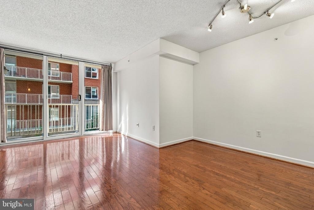 880 N Pollard Street - Photo 6