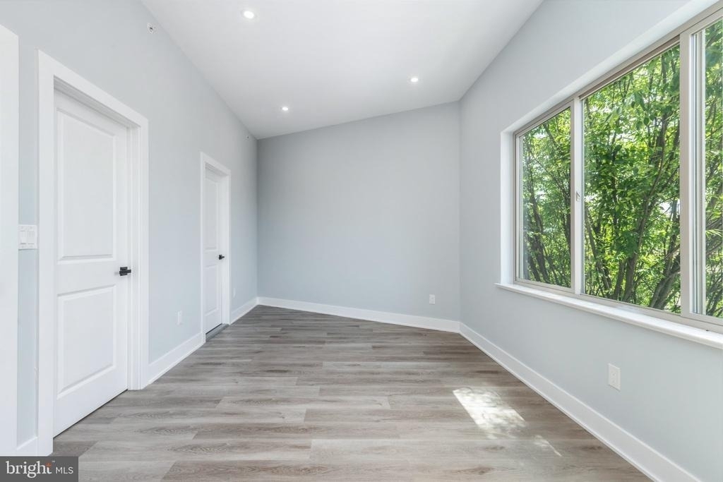 631 N Preston Street - Photo 8