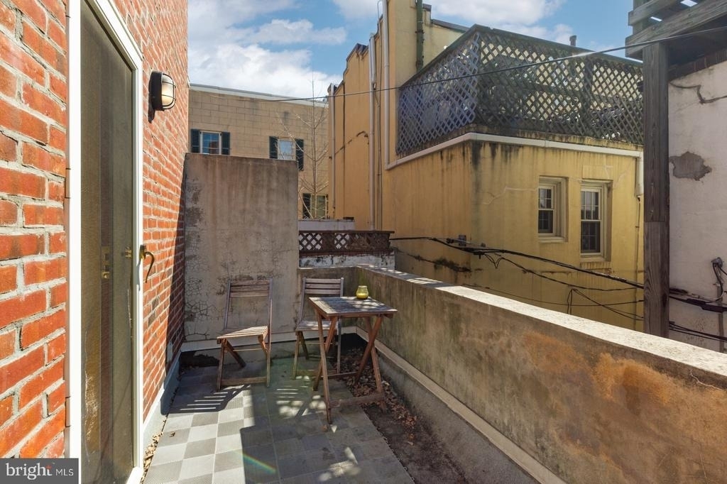 928 Irving Street - Photo 11