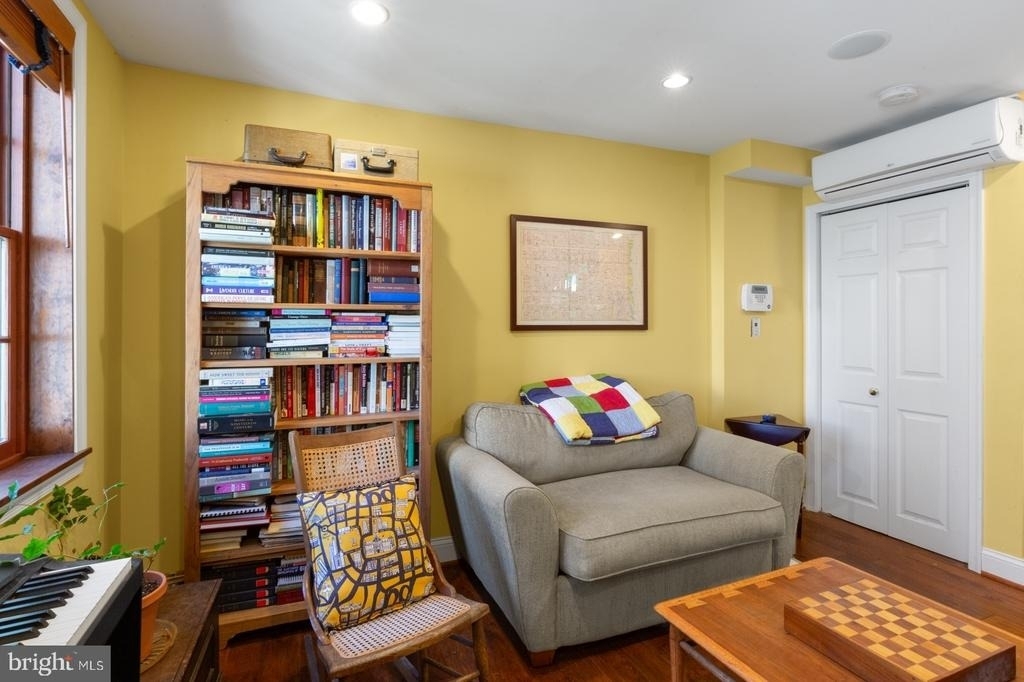 928 Irving Street - Photo 10