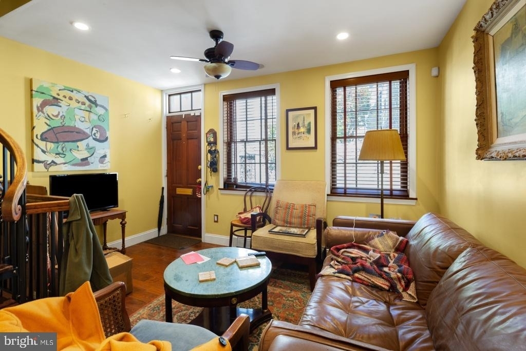928 Irving Street - Photo 2