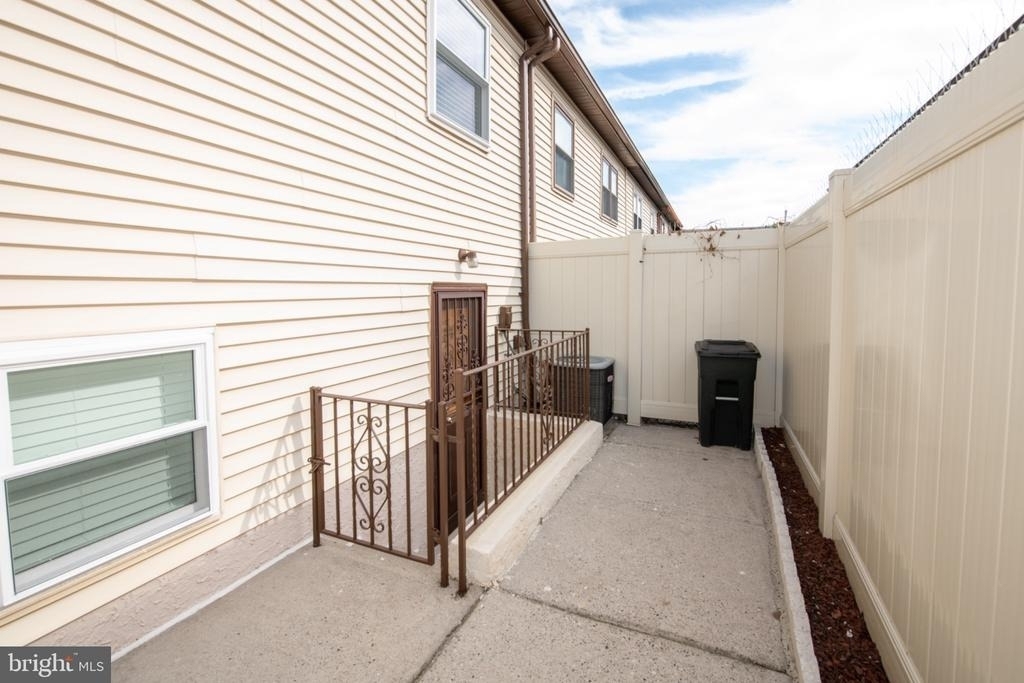 3449 Belgrade Street - Photo 3
