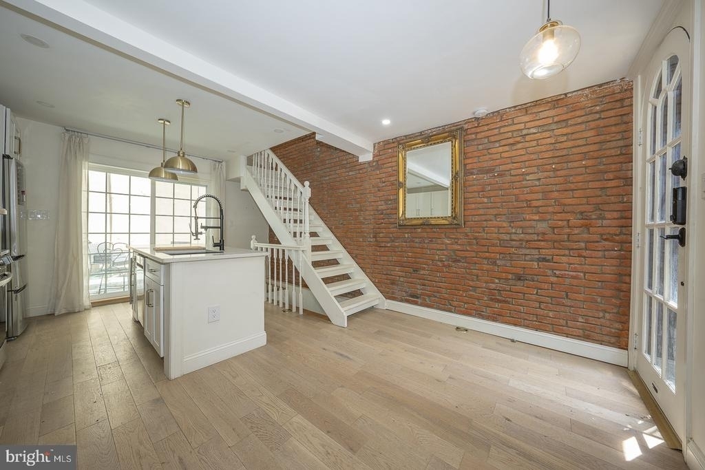 117 S Beechwood Street - Photo 2