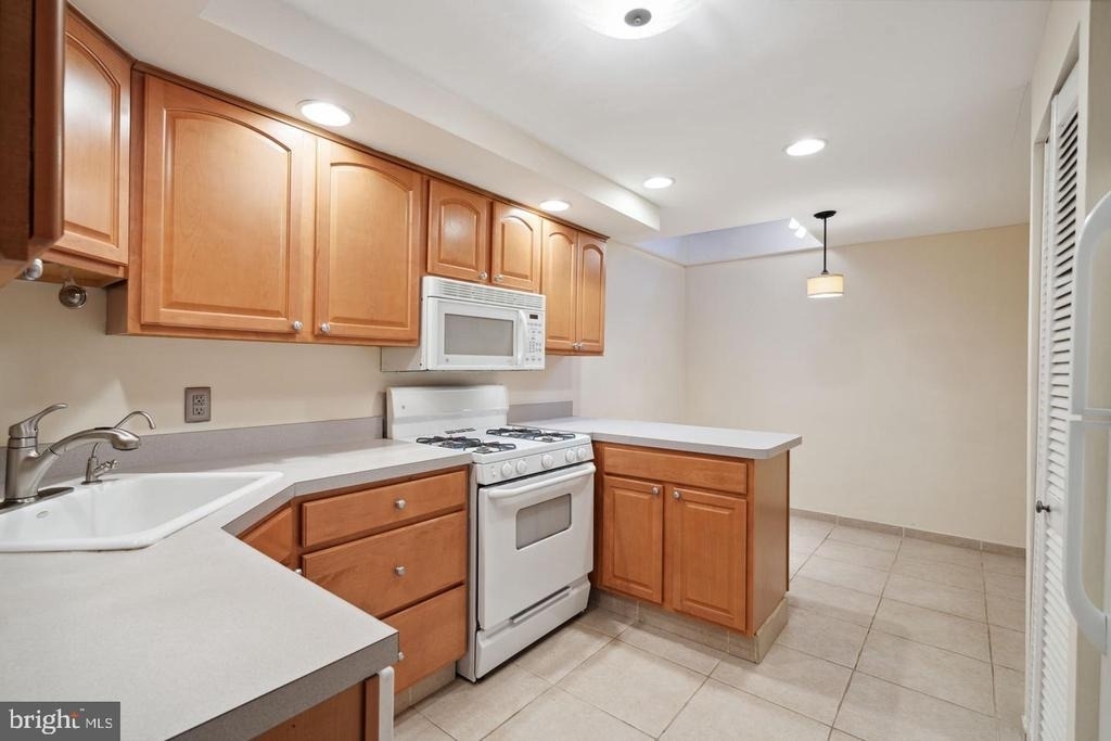 830 Kater Street - Photo 4