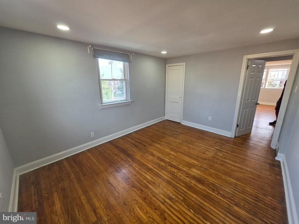 7701 Gilbert Street - Photo 4