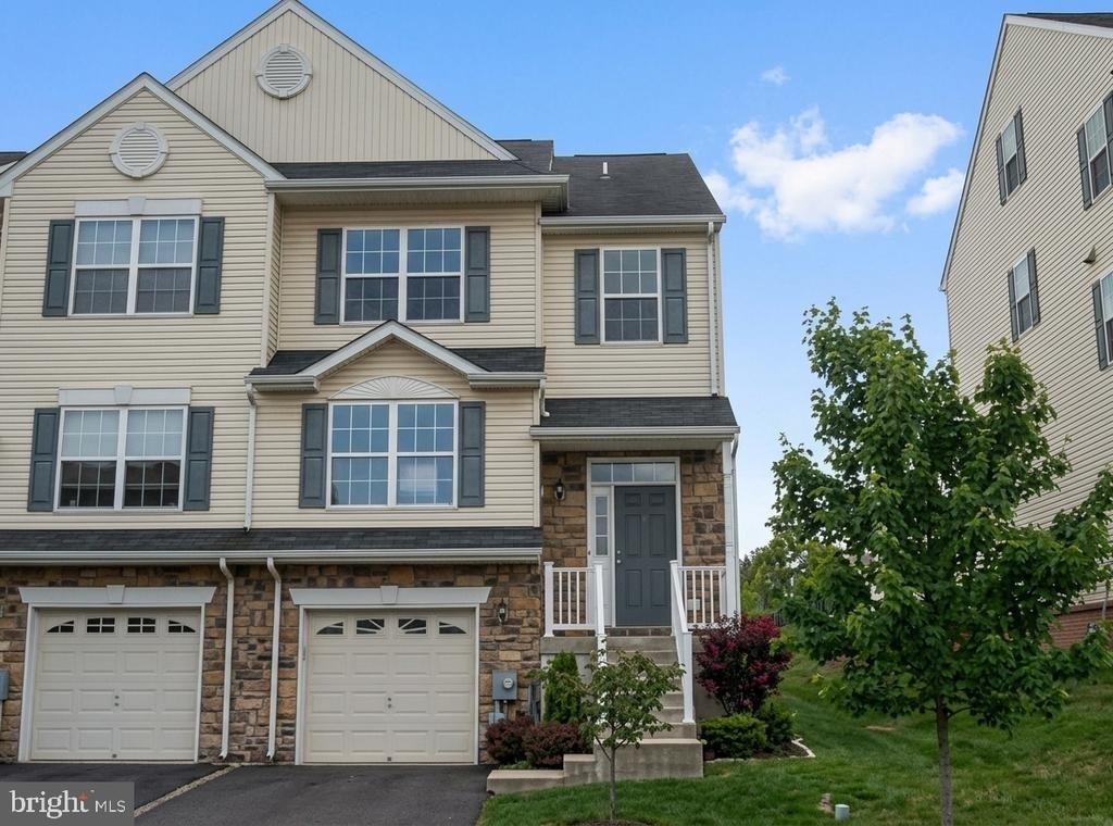 347 Glenn Rose Circle - Photo 0