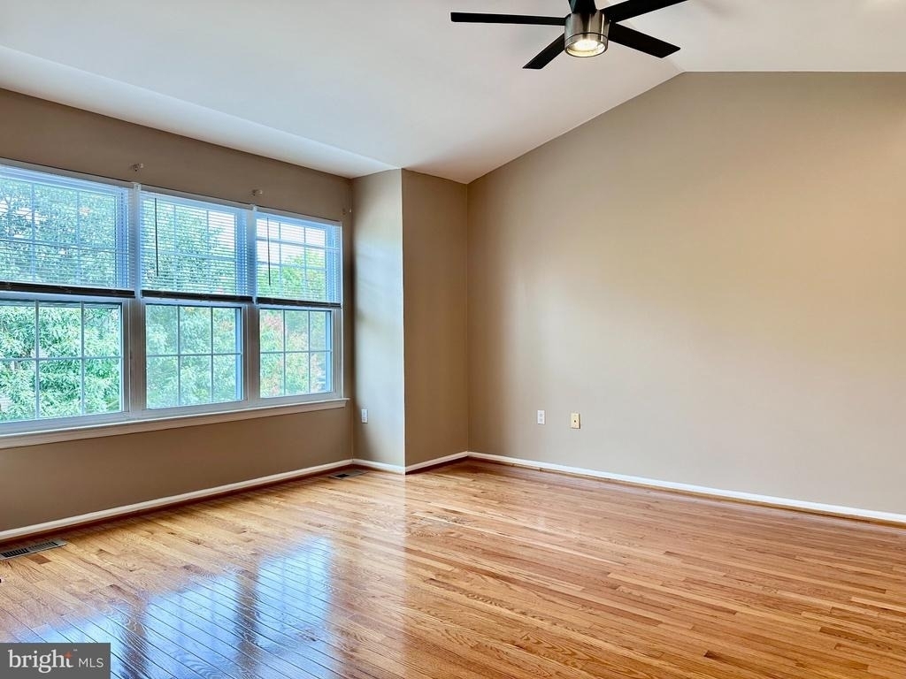 3409 Carriage Court - Photo 11