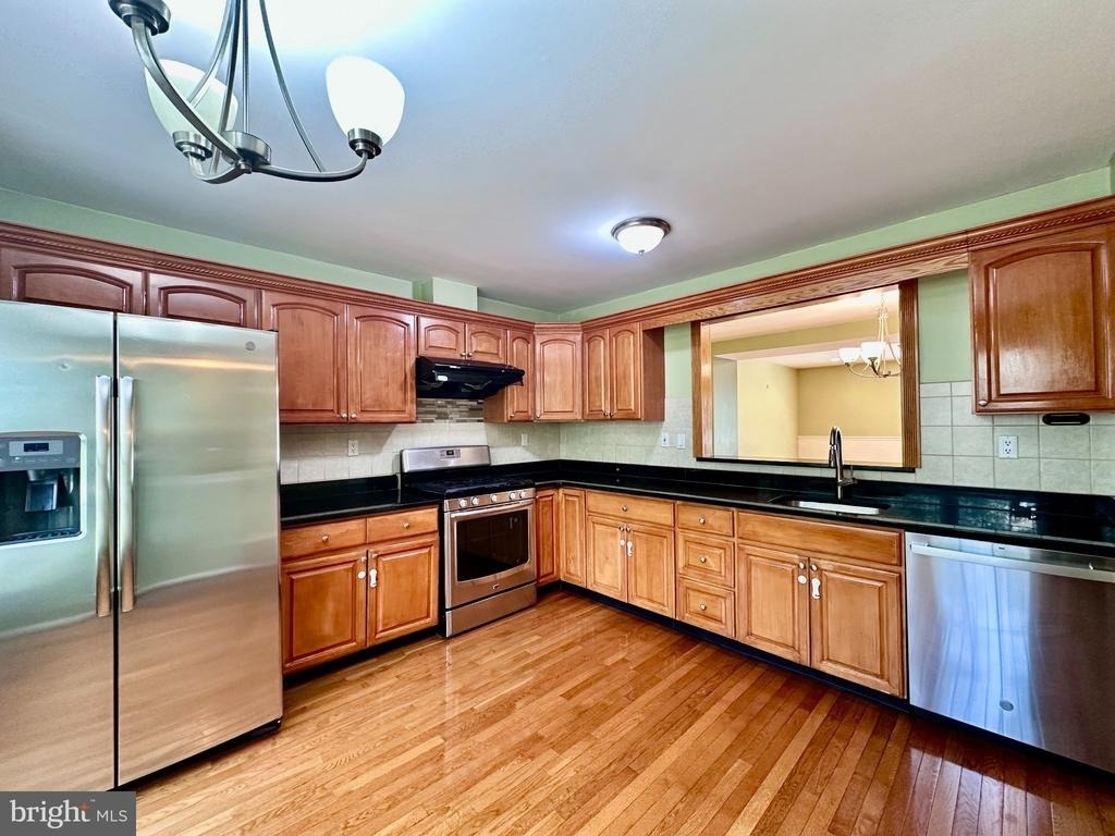3409 Carriage Court - Photo 4