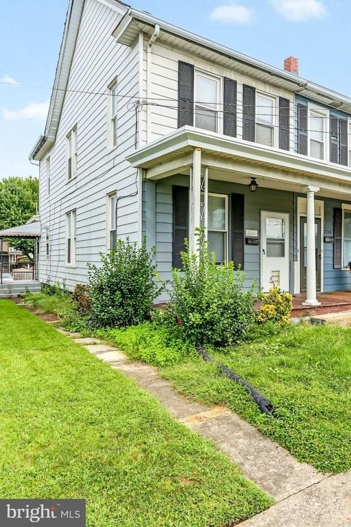 2728 Butler Street - Photo 2