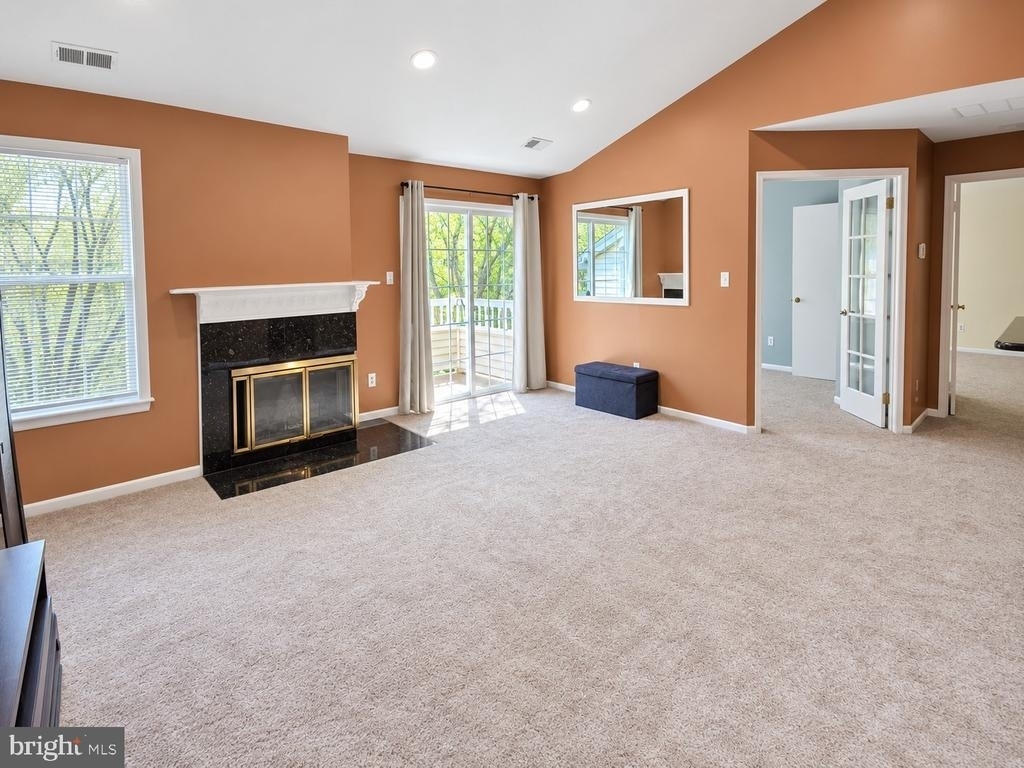 207 Salem Court - Photo 0