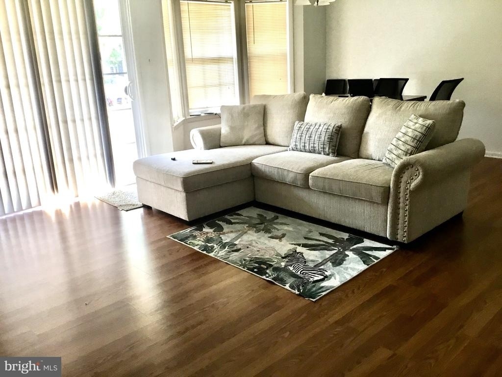 309 Trinity Court - Photo 2