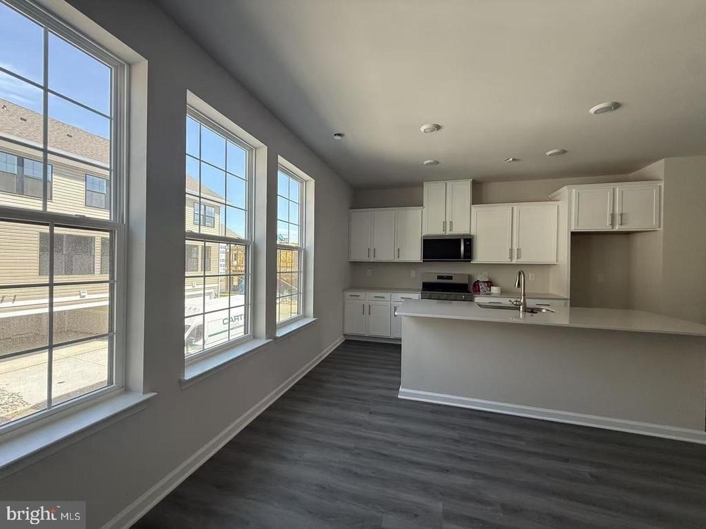 112 Spencer Way - Photo 1