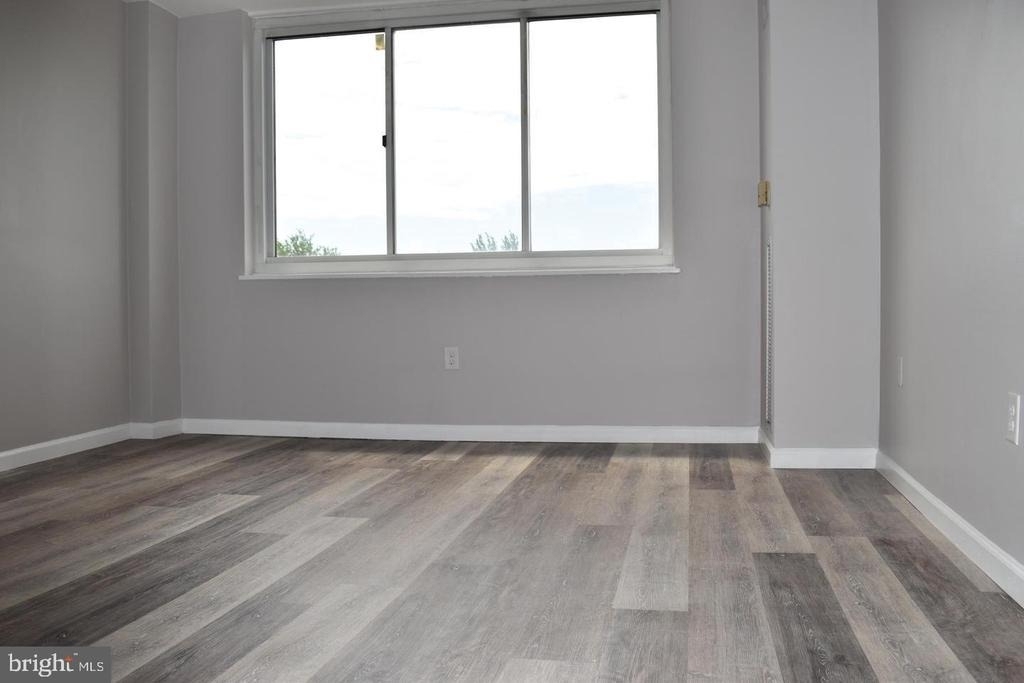 1840 Frontage Road W - Photo 4