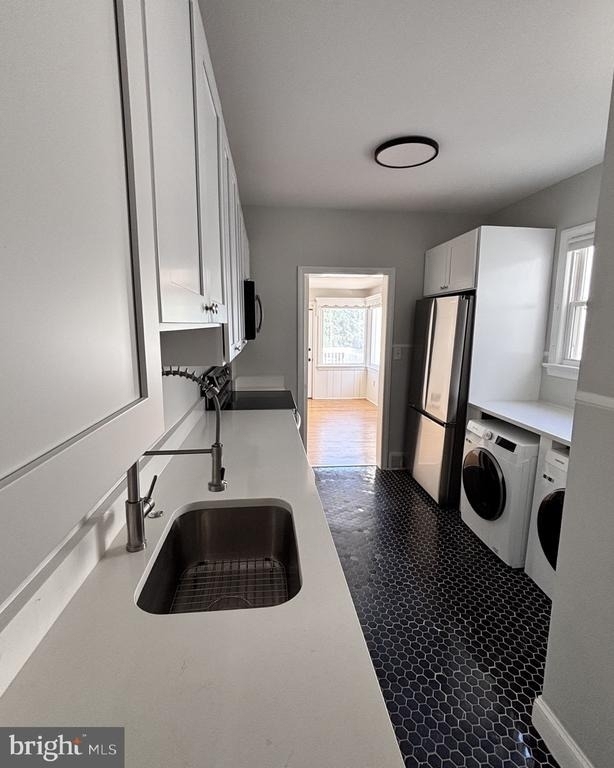 145 Kings Highway E - Photo 6
