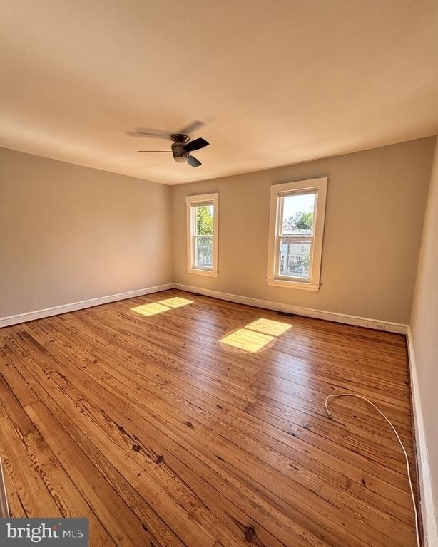 145 Kings Highway E - Photo 1