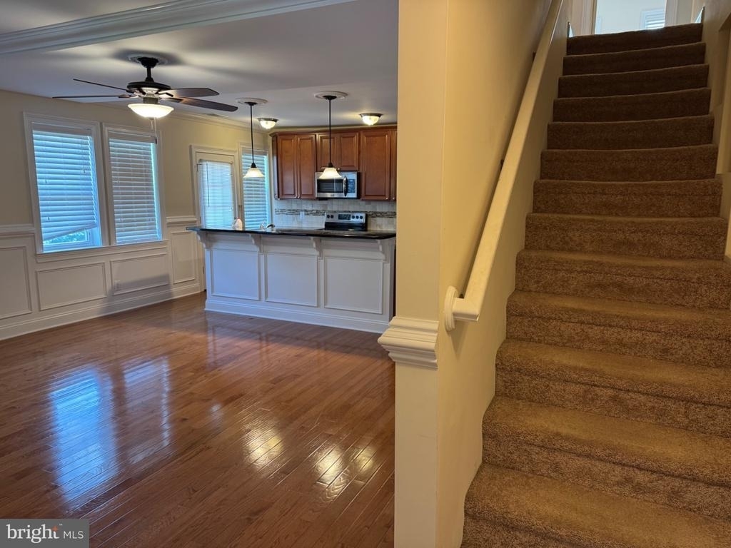 600 Grove Street - Photo 3