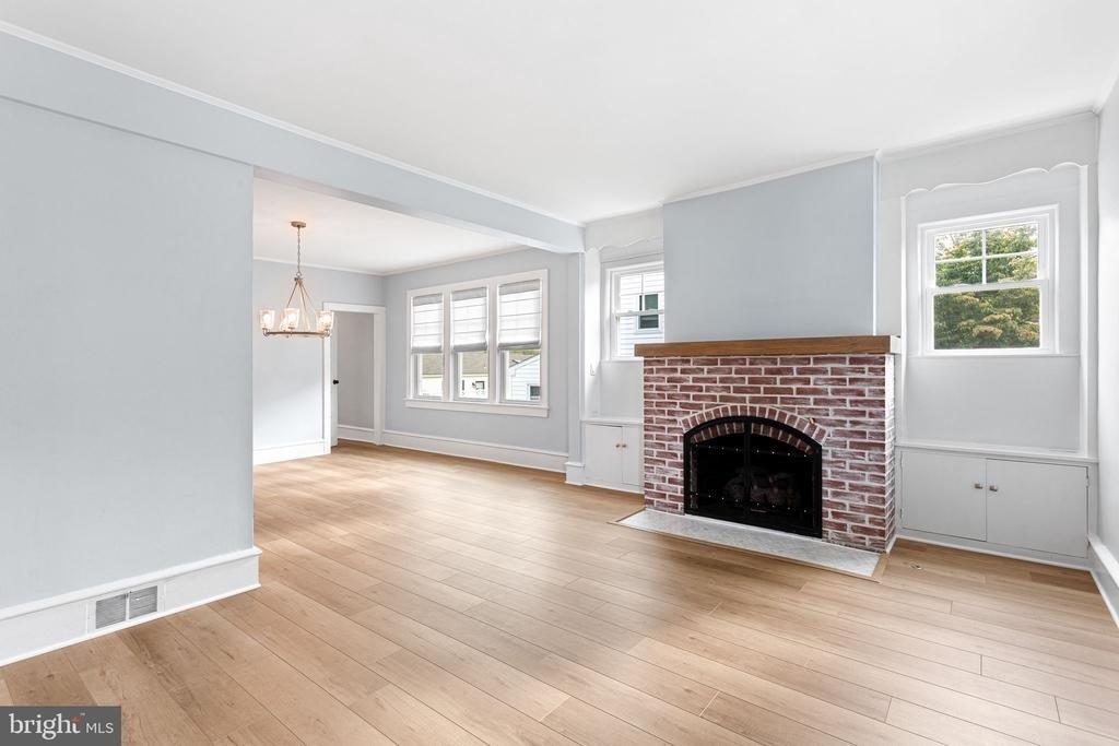 15 W Summit Avenue - Photo 1