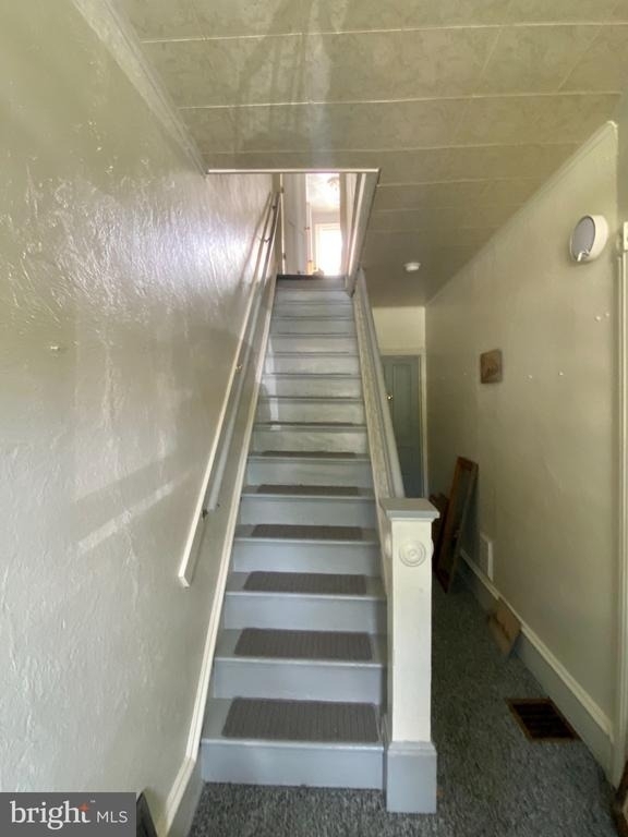 806 Linwood Avenue - Photo 2