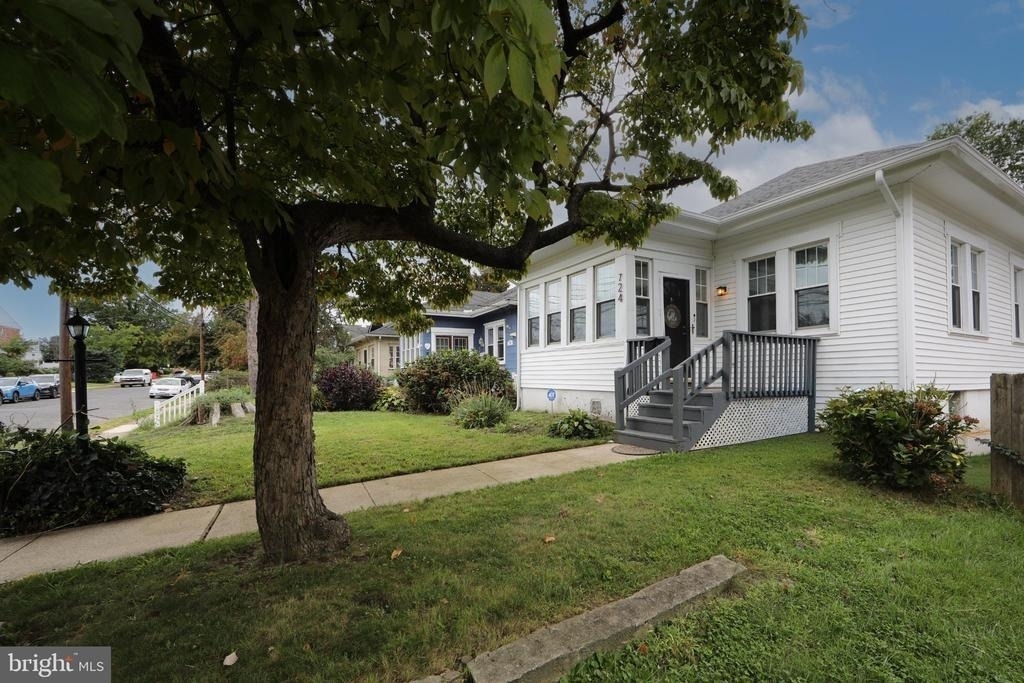 724 Willitts Avenue - Photo 5