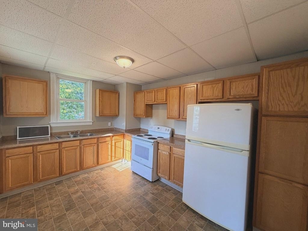 133 E Lee Street - Photo 14