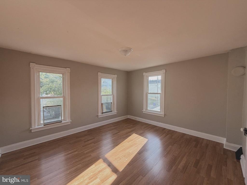 133 E Lee Street - Photo 19