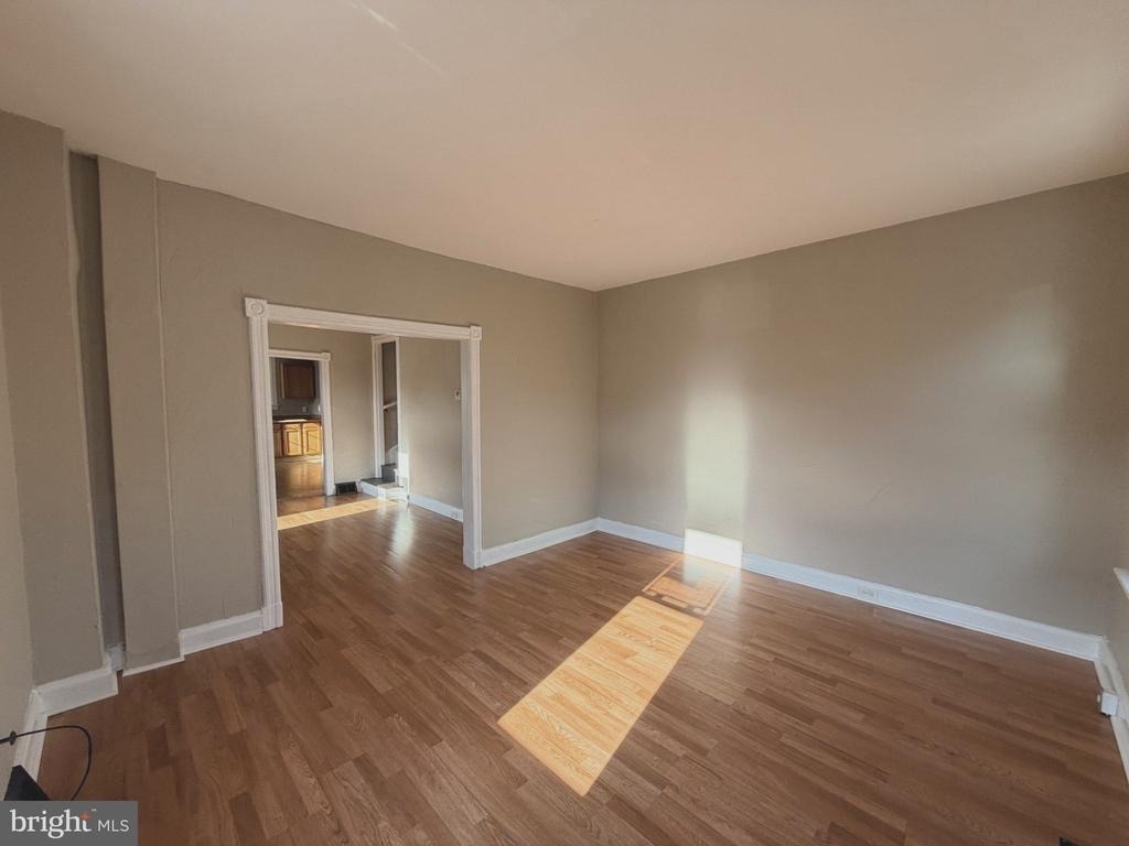 133 E Lee Street - Photo 4