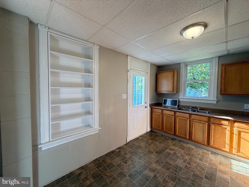 133 E Lee Street - Photo 15