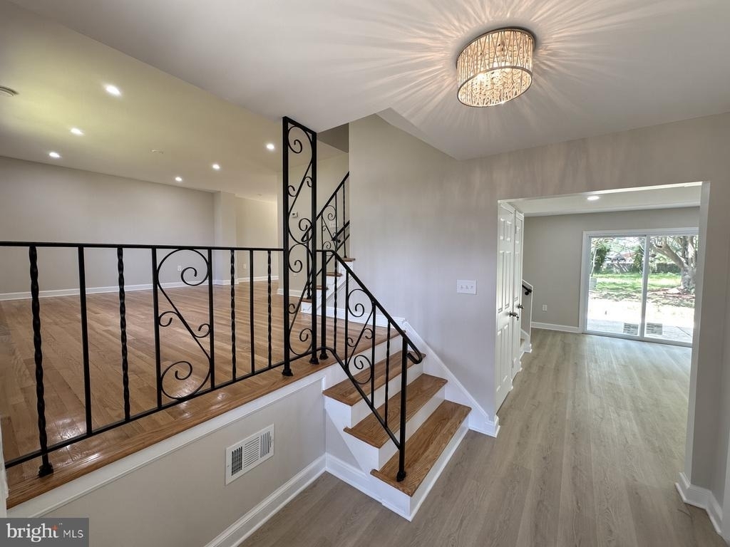 4904 Shopton Drive - Photo 8
