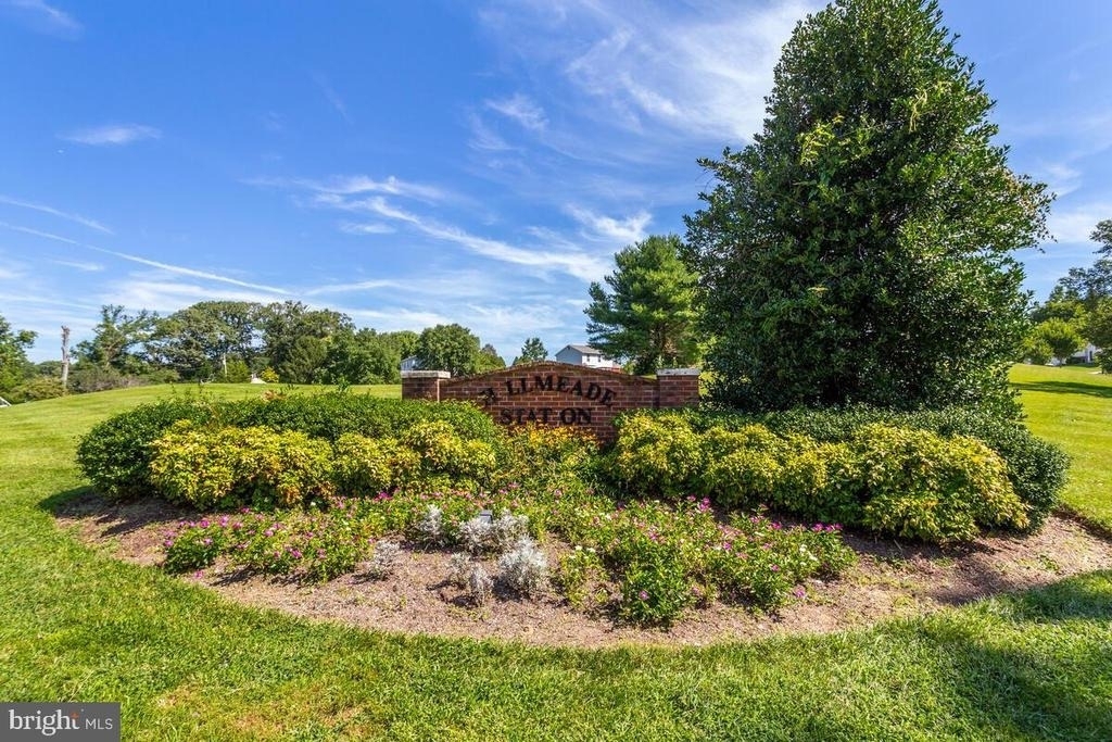 12725 Hillmeade Station Drive E - Photo 44