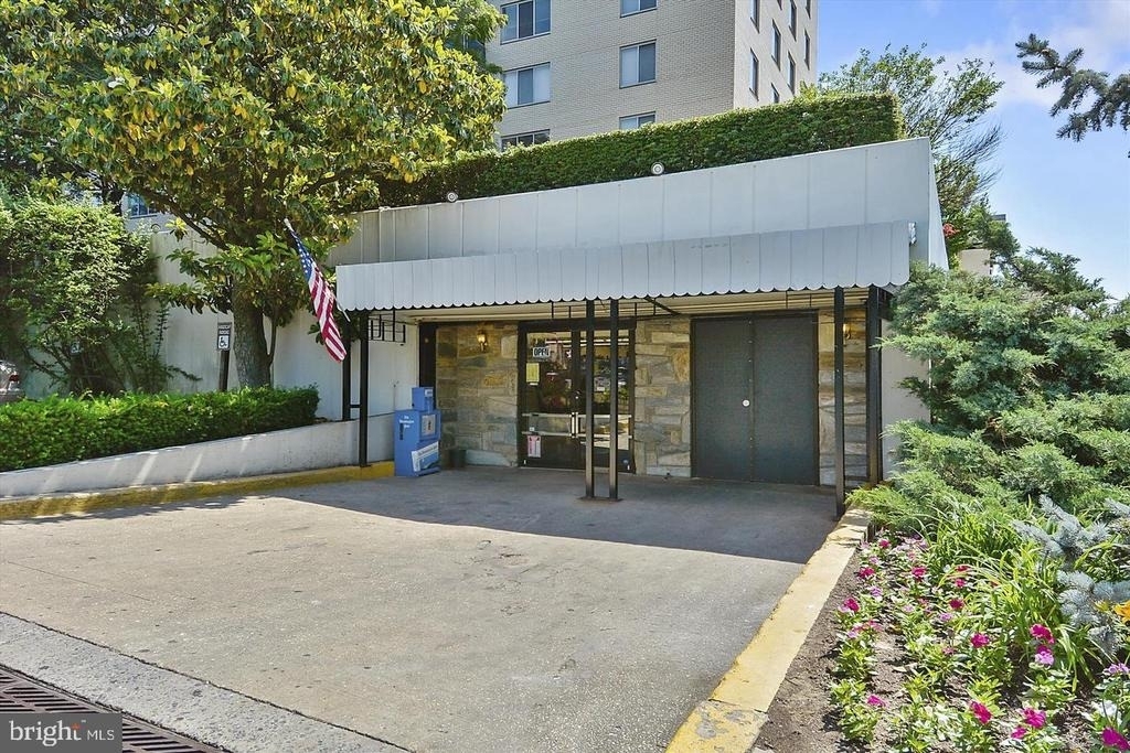 10500 Rockville Pike - Photo 22