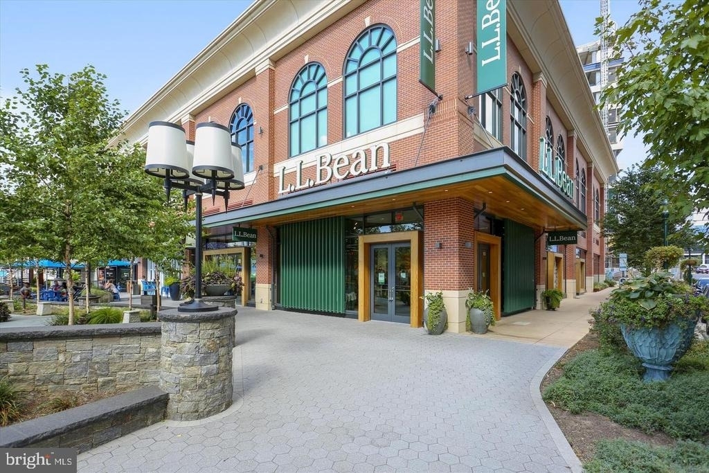 10500 Rockville Pike - Photo 35