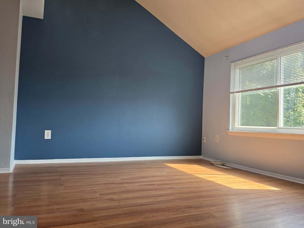18917 Pine Ridge Lane - Photo 10