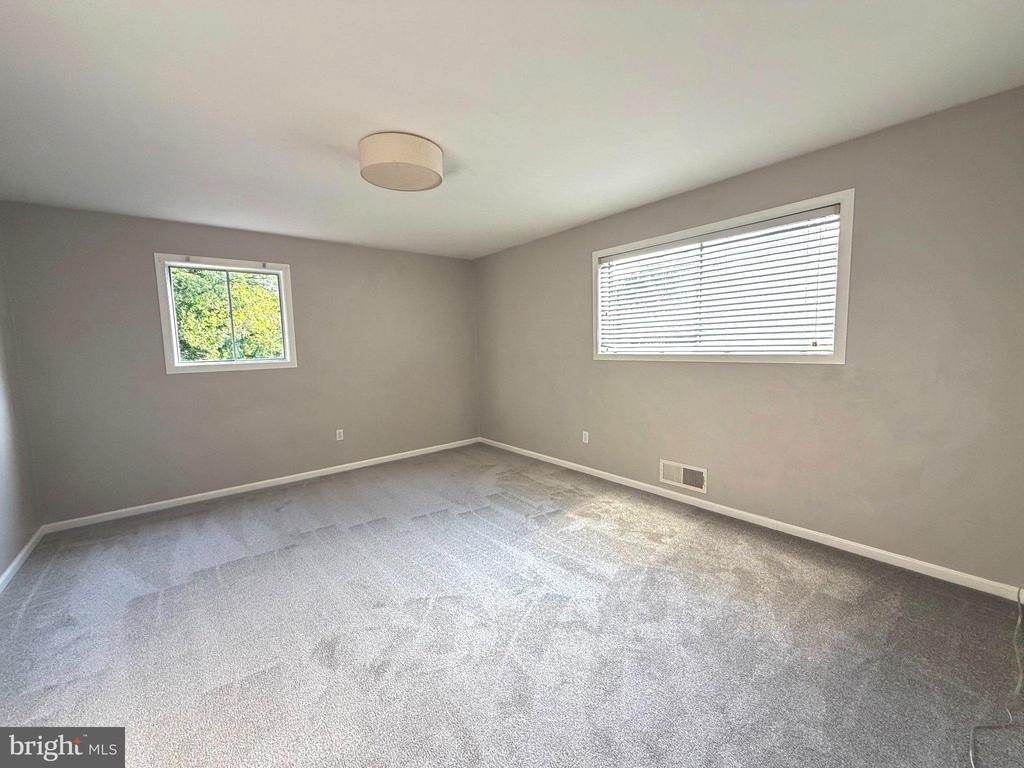 10506 Weymouth Street - Photo 14
