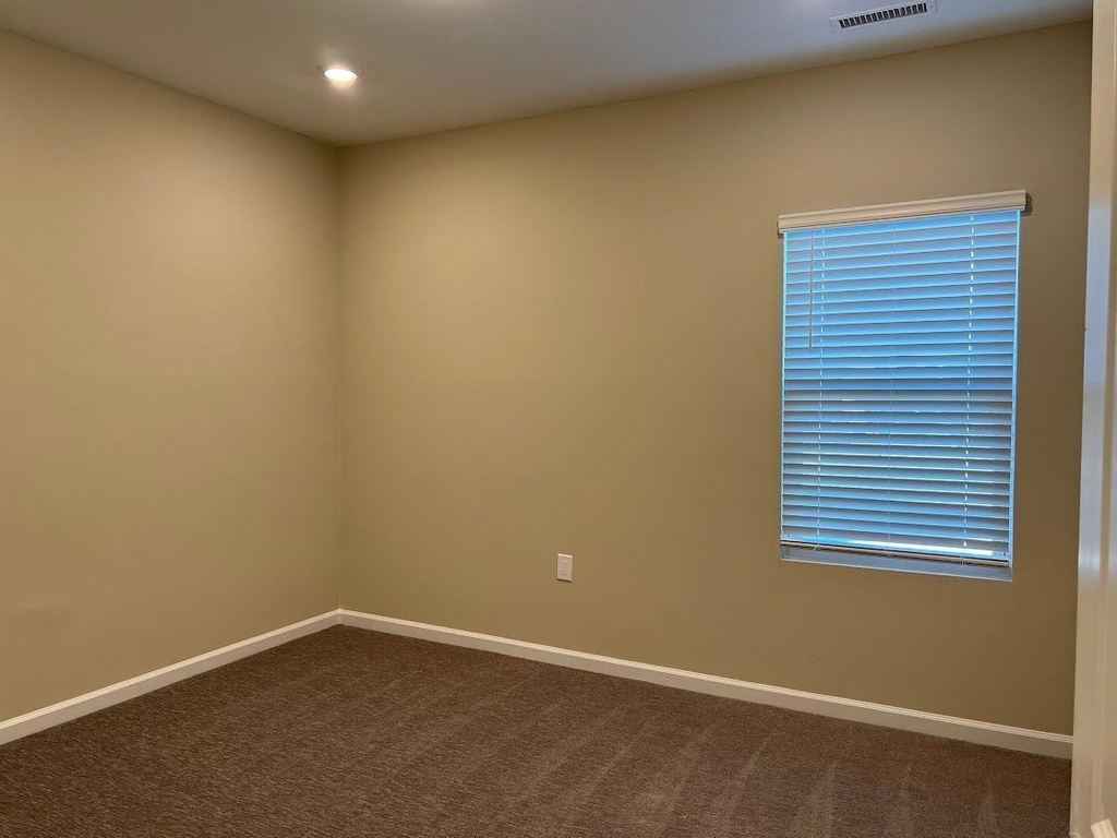 302 King Closer Drive - Photo 18