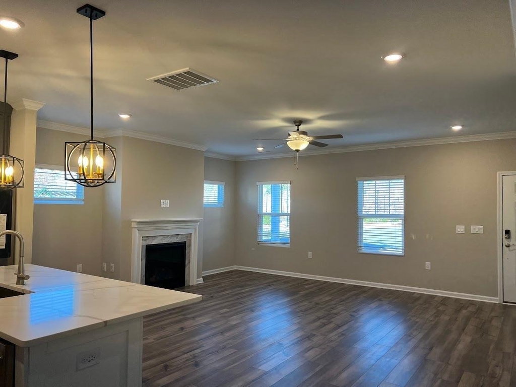 302 King Closer Drive - Photo 3