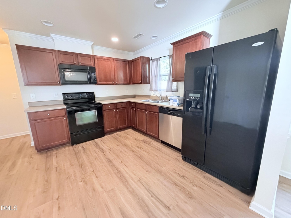 8 Duck Pond Court - Photo 3
