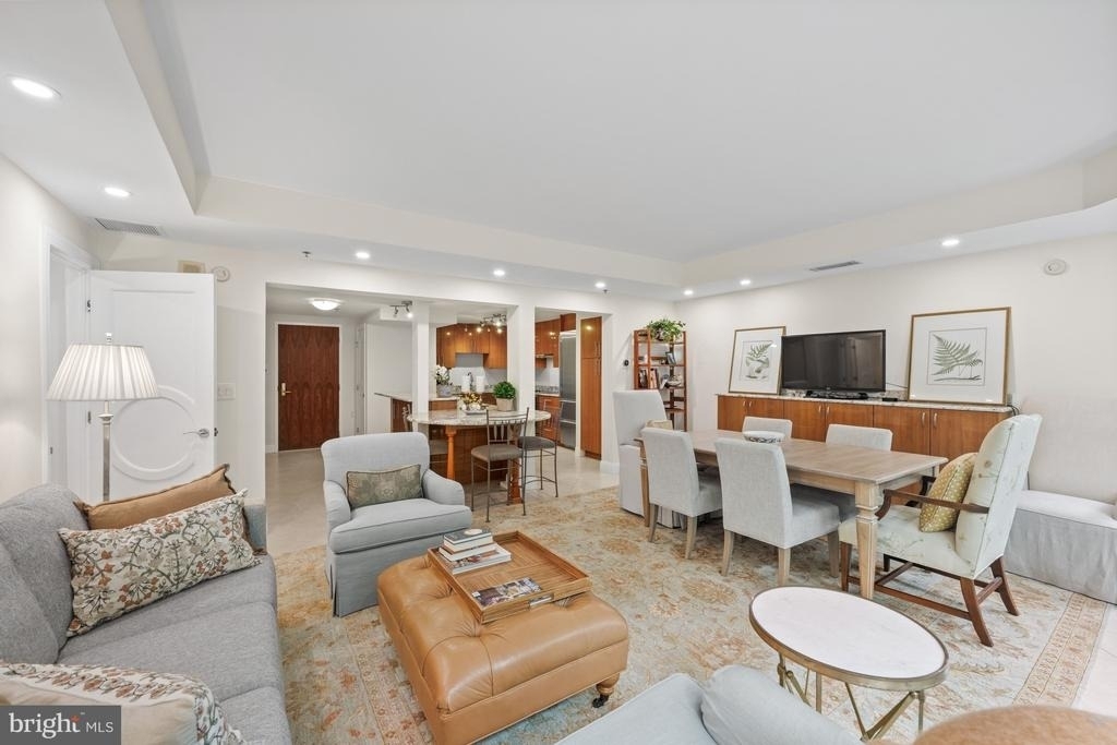 5610 Wisconsin Avenue - Photo 11