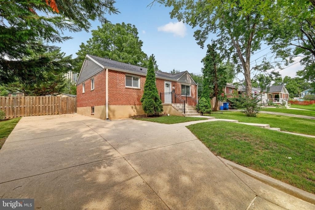 11102 Bucknell Drive - Photo 0