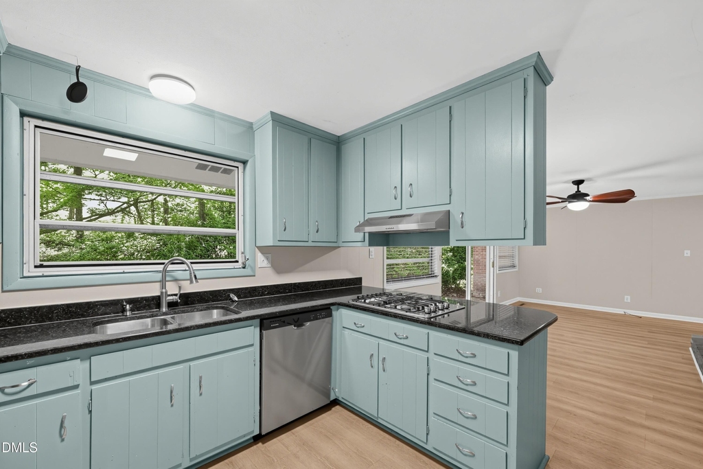1303 Lorimer Road - Photo 2