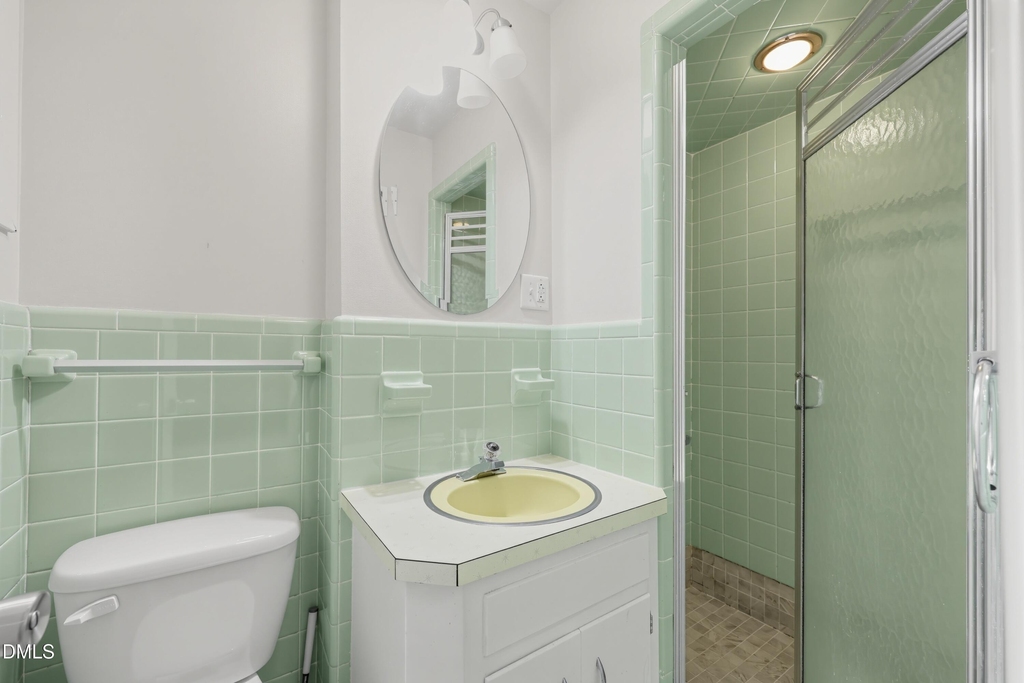 1303 Lorimer Road - Photo 9